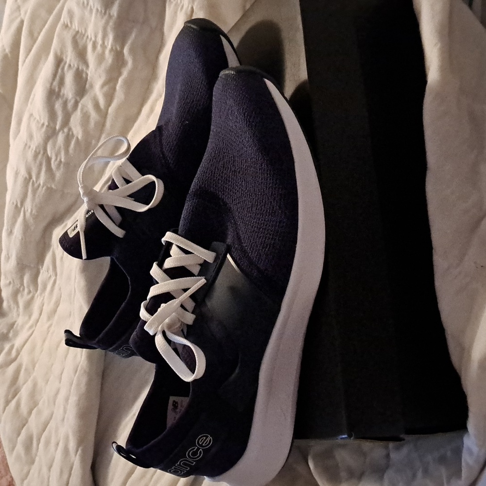 Size 10 navy New Balance